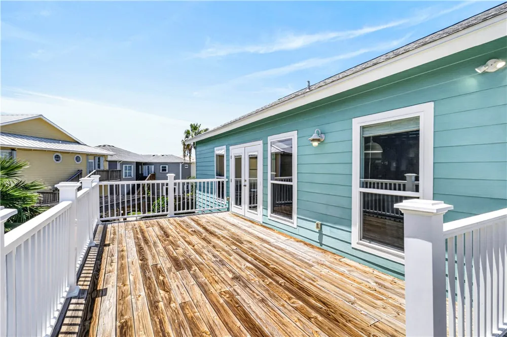 909 Whispering Sands Street Port Aransas, TX 78373