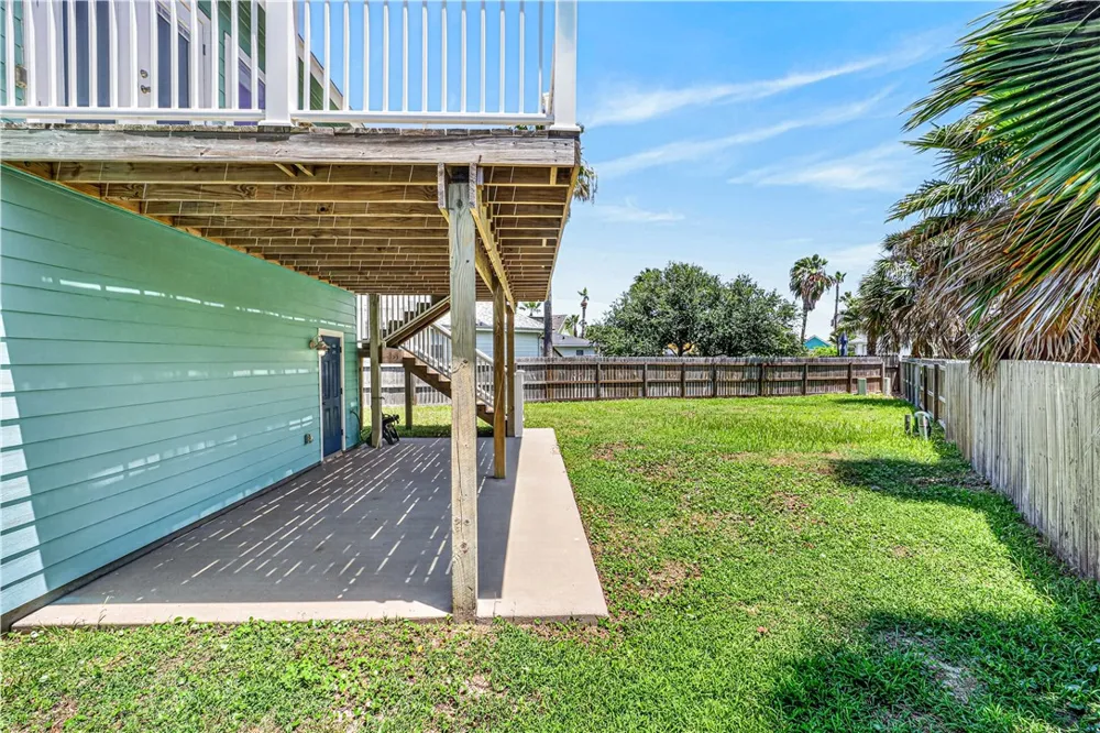 909 Whispering Sands Street Port Aransas, TX 78373