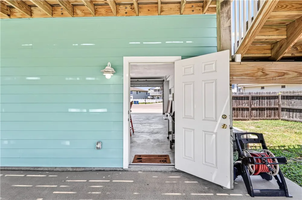 909 Whispering Sands Street Port Aransas, TX 78373