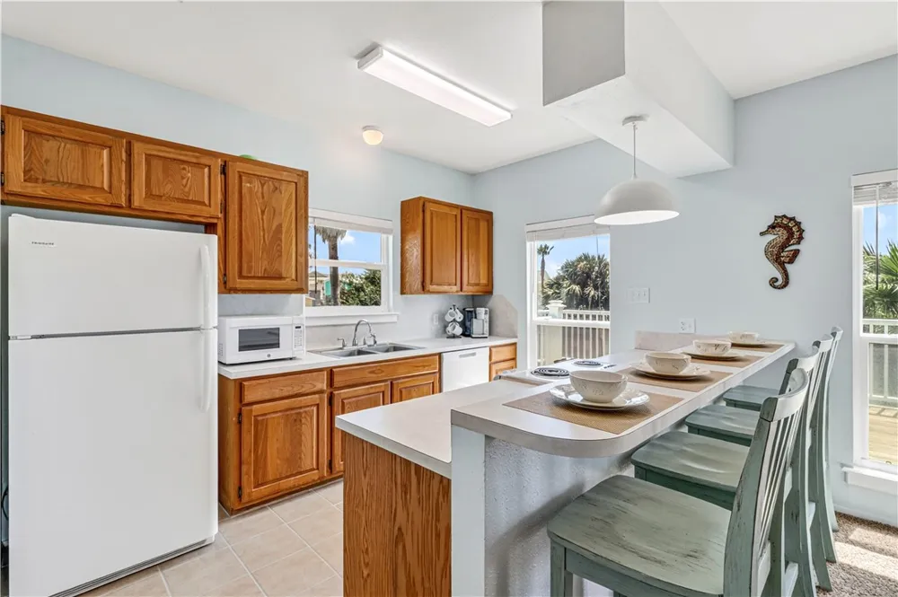 909 Whispering Sands Street Port Aransas, TX 78373