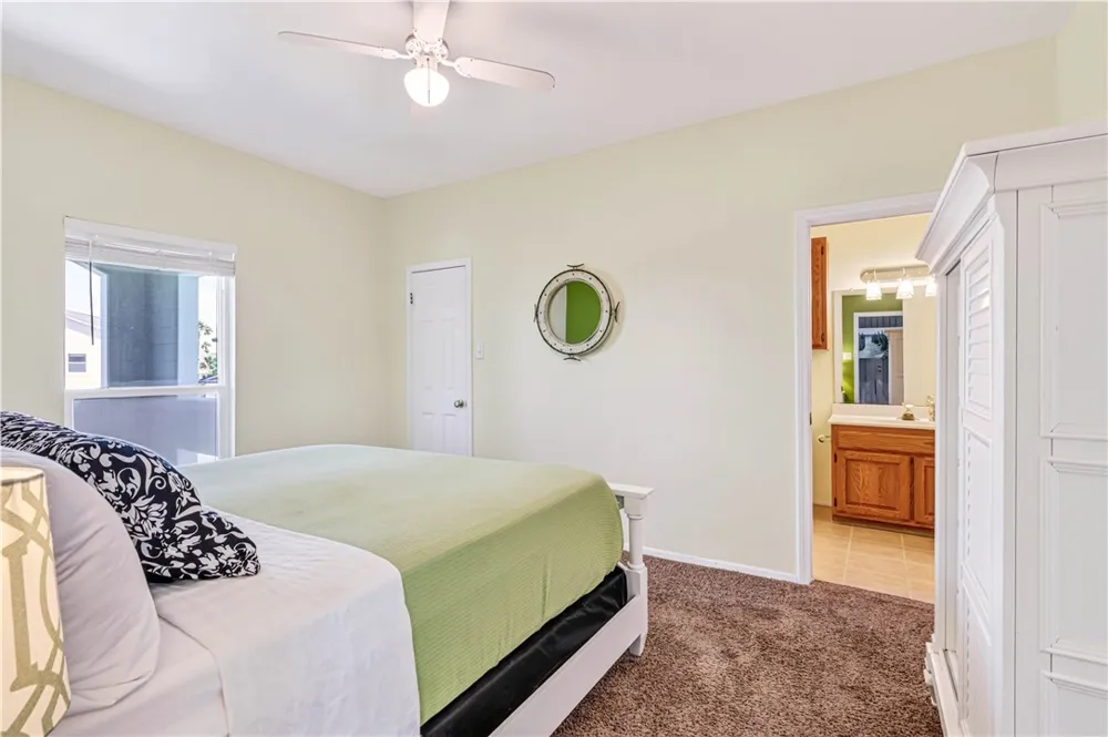 909 Whispering Sands Street Port Aransas, TX 78373