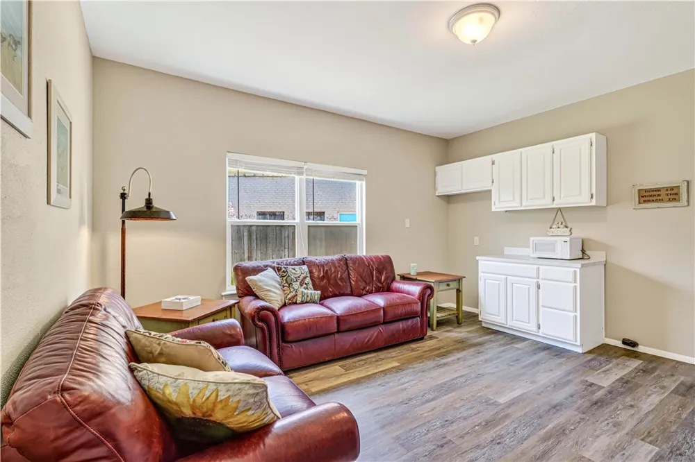 909 Whispering Sands Street Port Aransas, TX 78373