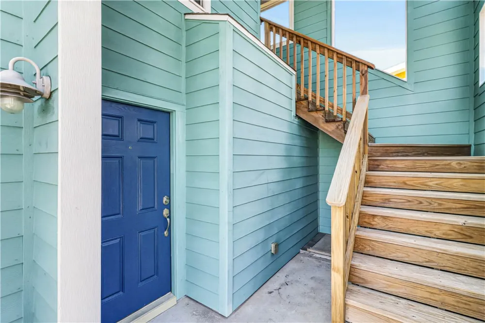 909 Whispering Sands Street Port Aransas, TX 78373