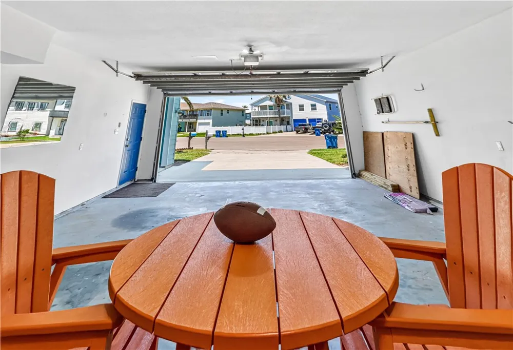 909 Whispering Sands Street Port Aransas, TX 78373