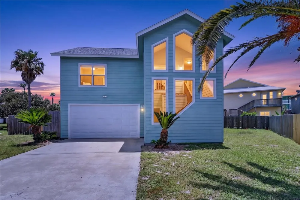 909 Whispering Sands Street Port Aransas, TX 78373
