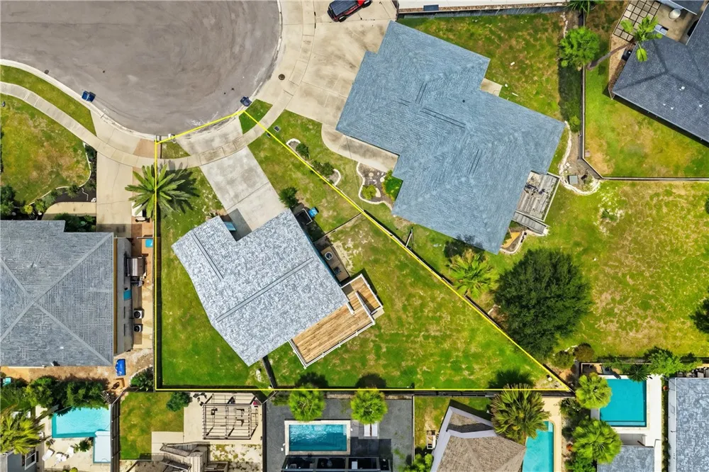 909 Whispering Sands Street Port Aransas, TX 78373