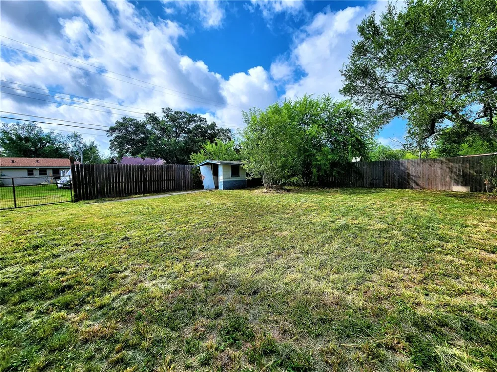620 Reynolds Avenue Taft, TX 78390
