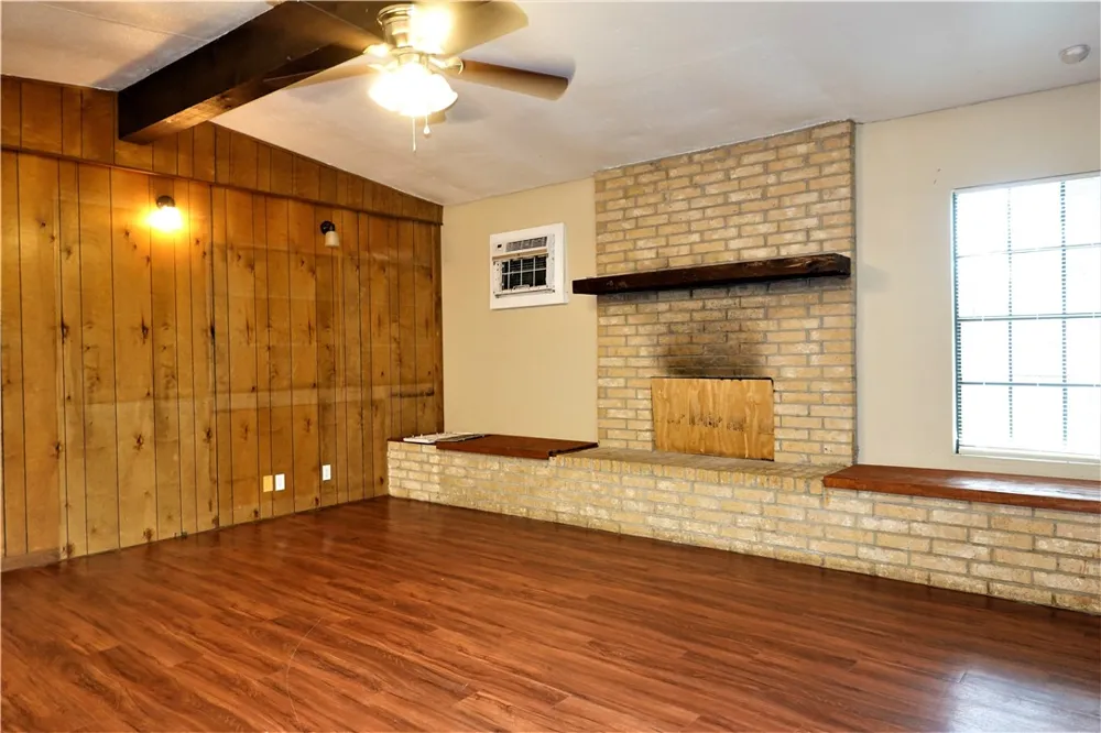 620 Reynolds Avenue Taft, TX 78390