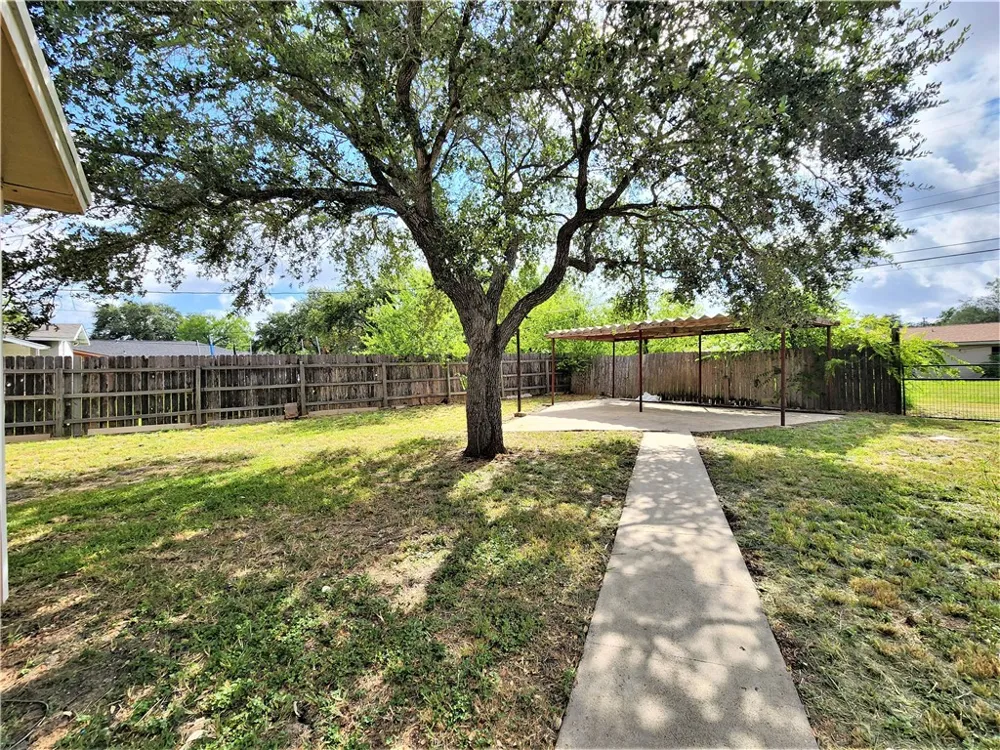 620 Reynolds Avenue Taft, TX 78390