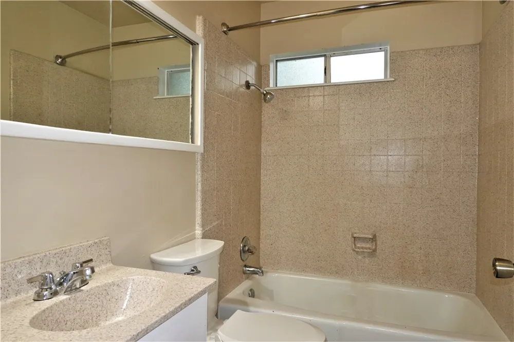 620 Reynolds Avenue Taft, TX 78390