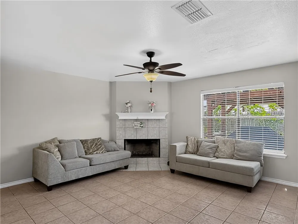 7638 Clearbrook Drive Corpus Christi, TX 78413