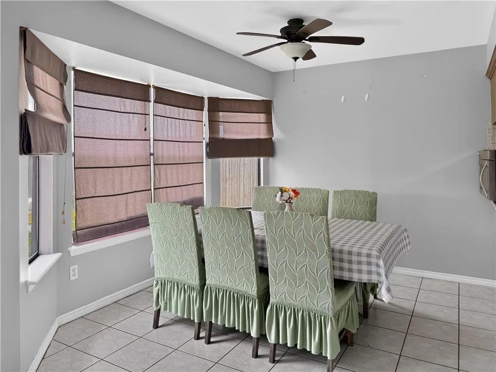 7638 Clearbrook Drive Corpus Christi, TX 78413