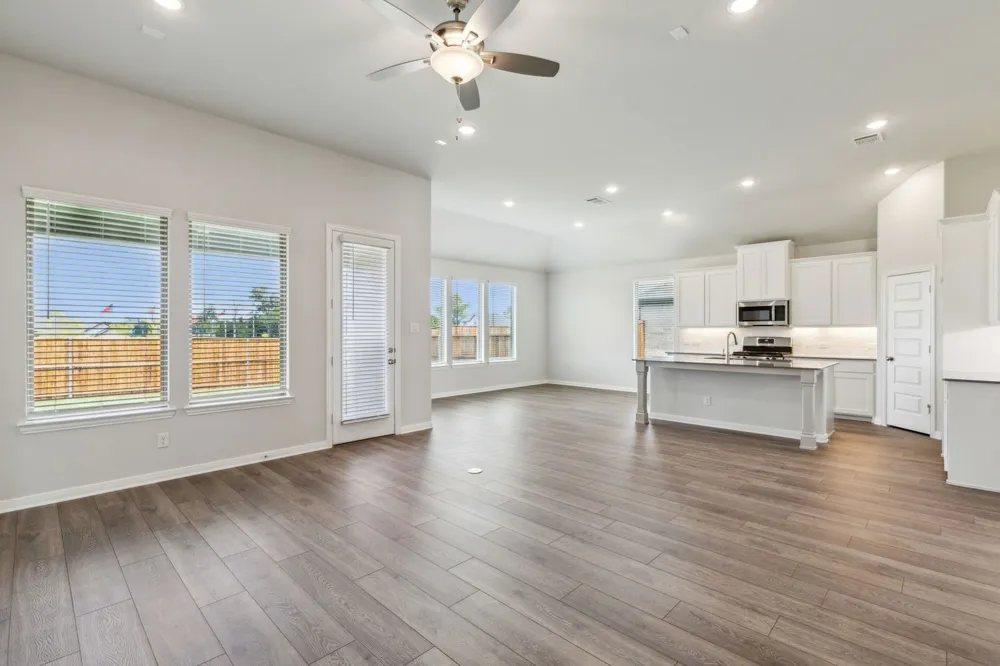724 Metallic Tree Lane Van Alstyne, TX 75495