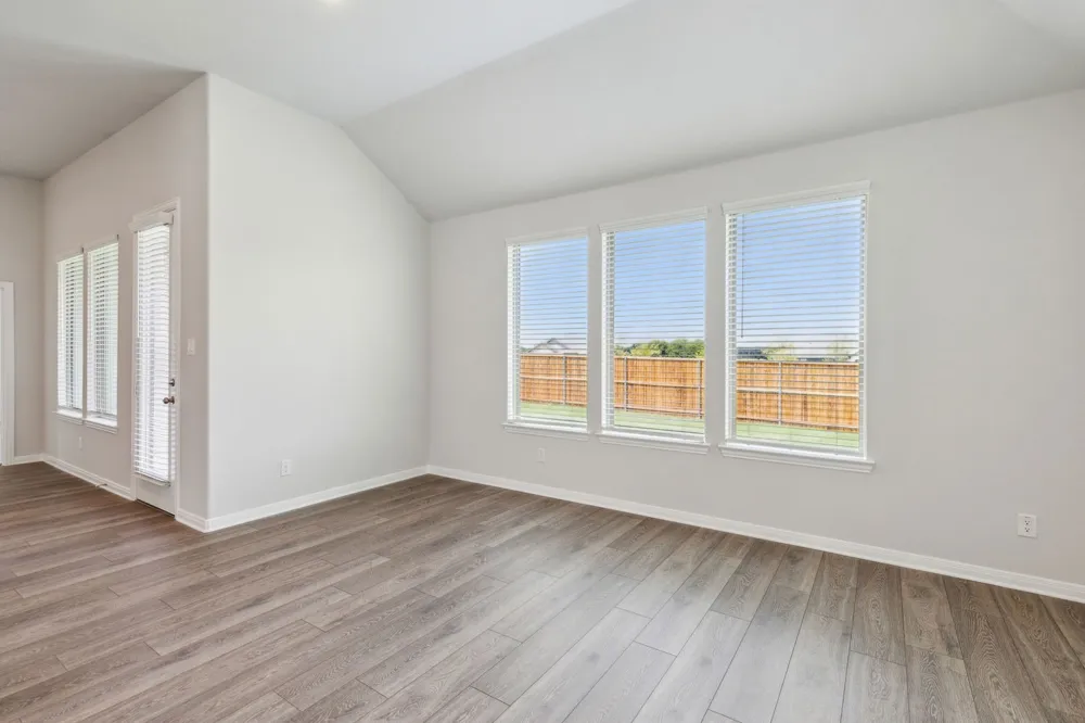 724 Metallic Tree Lane Van Alstyne, TX 75495