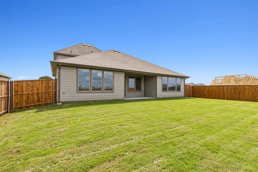 724 Metallic Tree Lane Van Alstyne, TX 75495