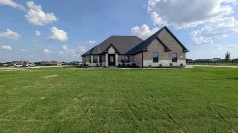 4735 Sasha Way