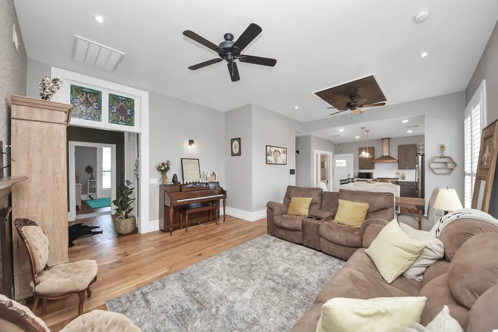 308 S Masonic Street Bellville, TX 77418