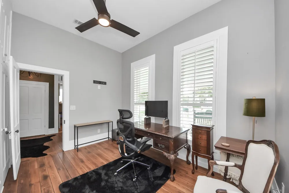 308 S Masonic Street Bellville, TX 77418