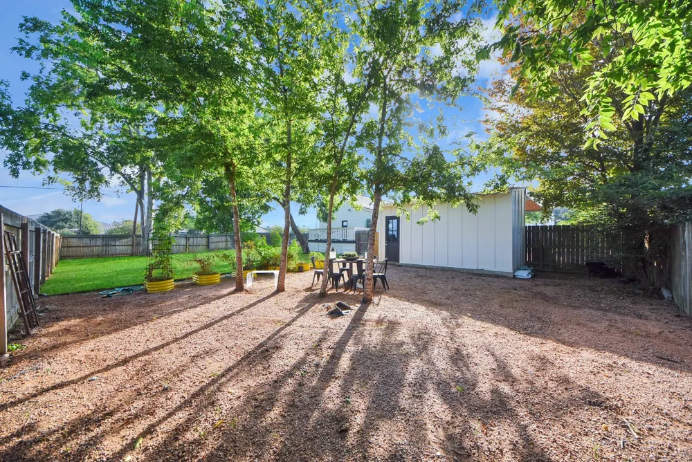 308 S Masonic Street Bellville, TX 77418