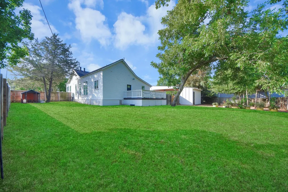 308 S Masonic Street Bellville, TX 77418