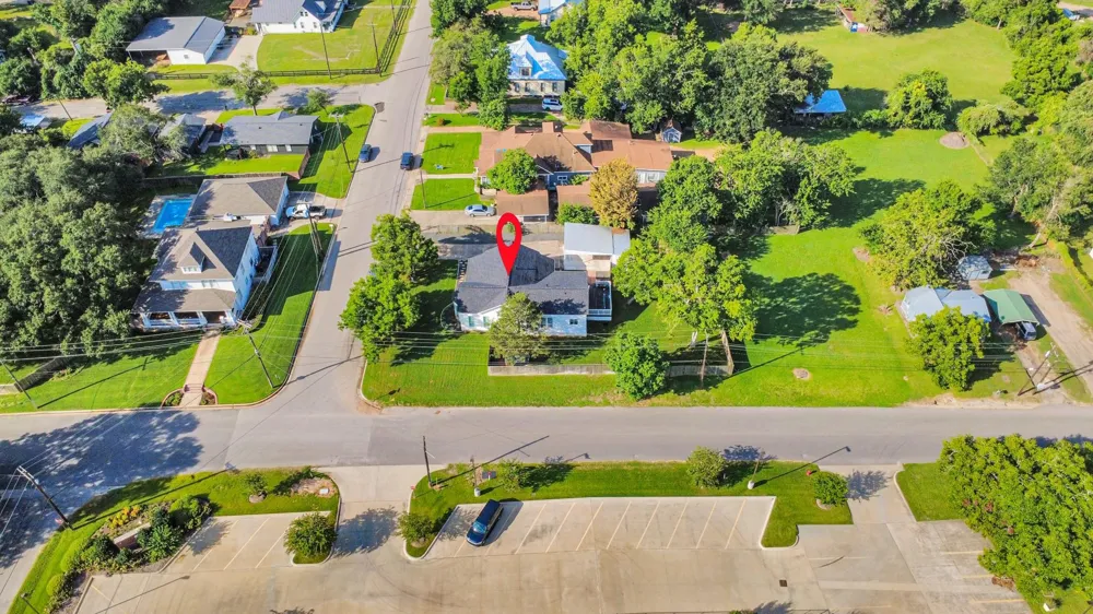 308 S Masonic Street Bellville, TX 77418