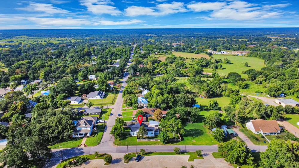 308 S Masonic Street Bellville, TX 77418