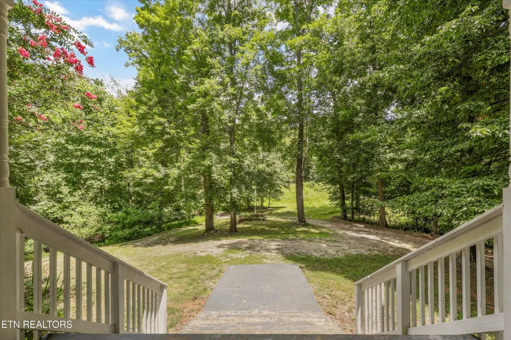 400 Cabbage Cemetery Rd Washburn, TN 37888