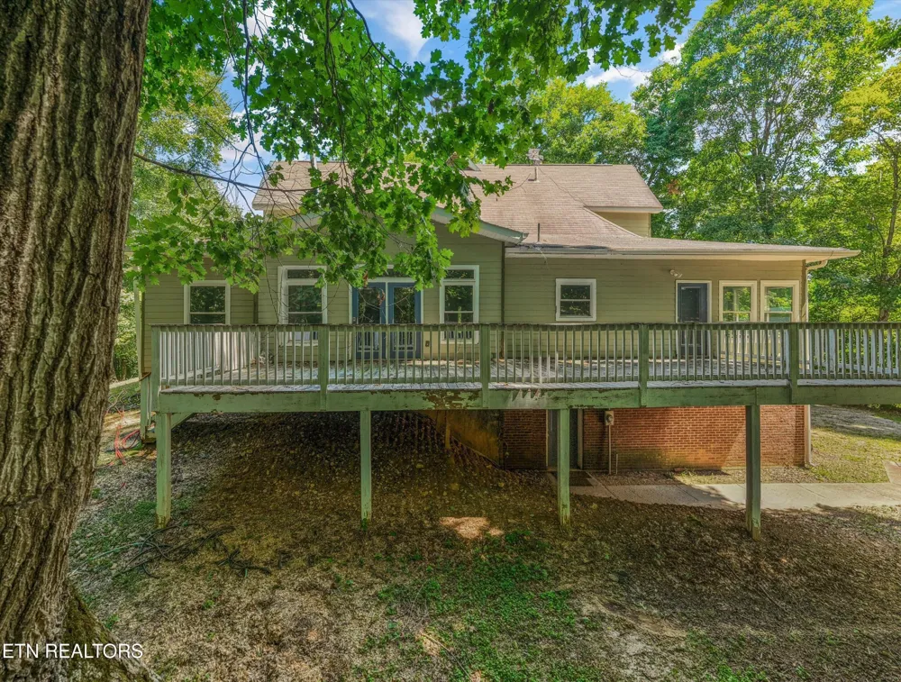 400 Cabbage Cemetery Rd Washburn, TN 37888