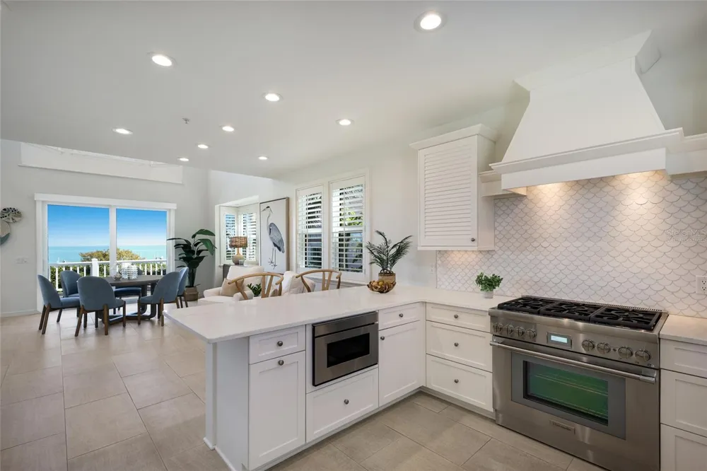 585 BUTTONWOOD BAY DRIVE Boca Grande, FL 33921