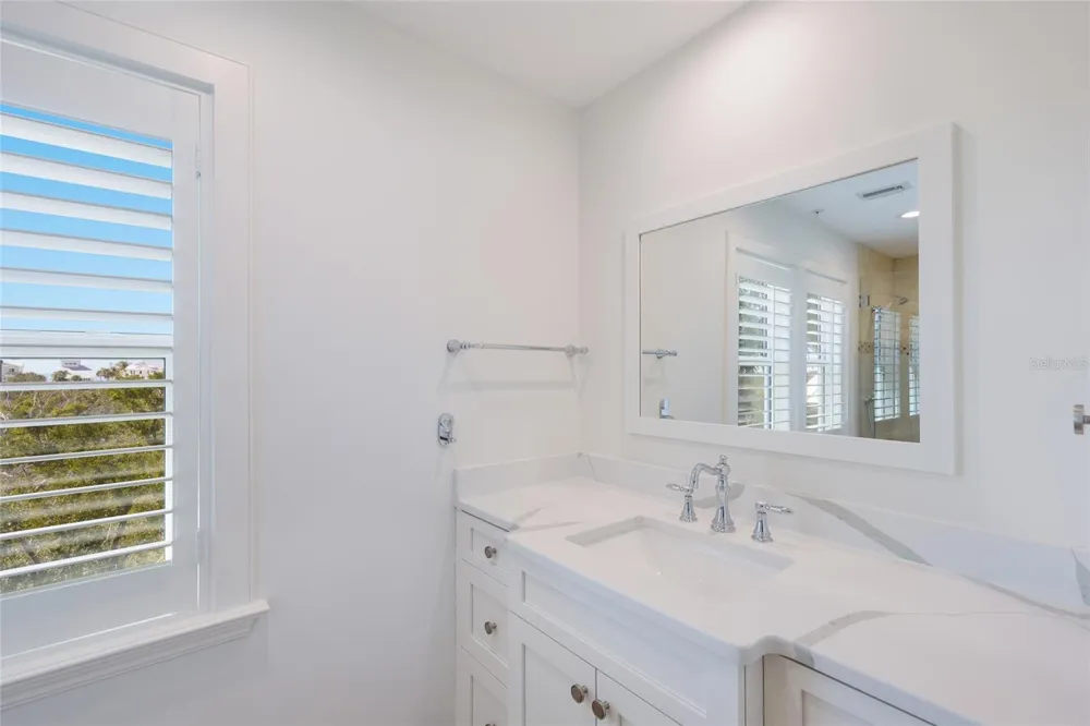 585 BUTTONWOOD BAY DRIVE Boca Grande, FL 33921