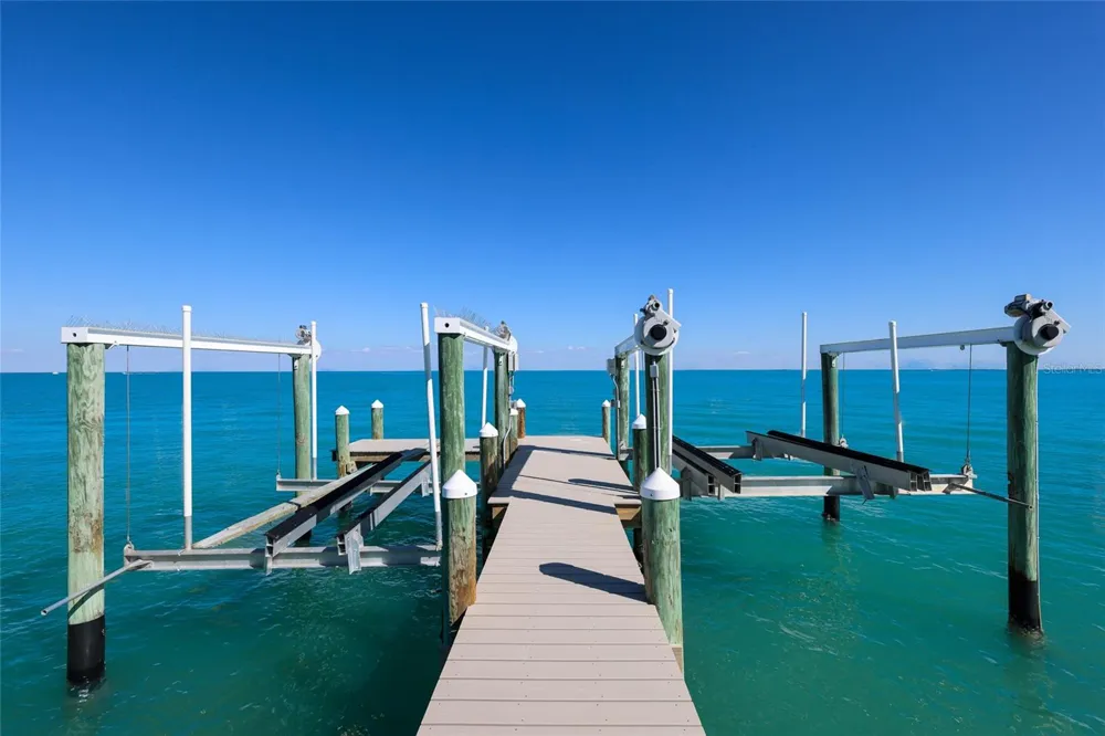 585 BUTTONWOOD BAY DRIVE Boca Grande, FL 33921