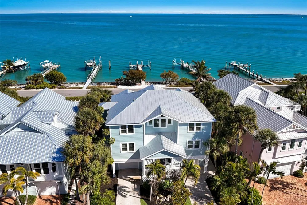 585 BUTTONWOOD BAY DRIVE Boca Grande, FL 33921