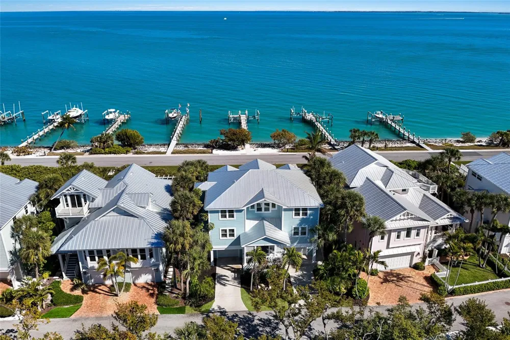 585 BUTTONWOOD BAY DRIVE Boca Grande, FL 33921