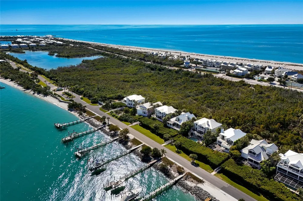 585 BUTTONWOOD BAY DRIVE Boca Grande, FL 33921