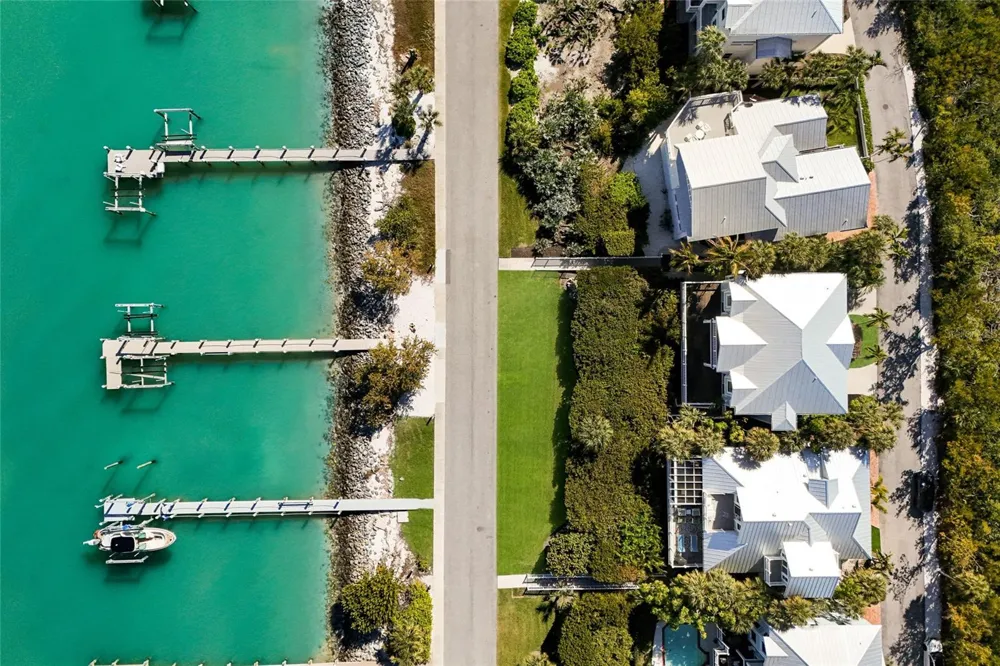 585 BUTTONWOOD BAY DRIVE Boca Grande, FL 33921