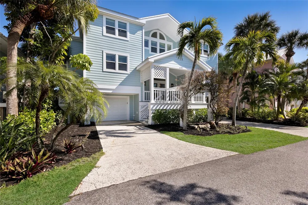 585 BUTTONWOOD BAY DRIVE Boca Grande, FL 33921