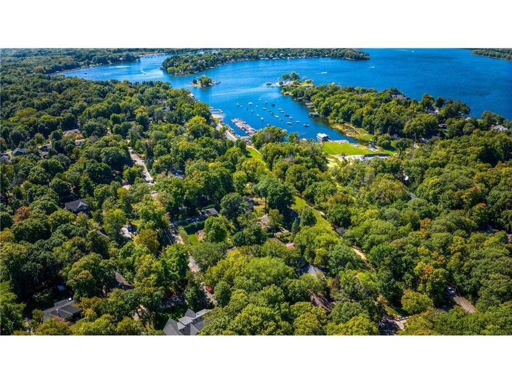 3610 Northome Avenue Deephaven, MN 55391