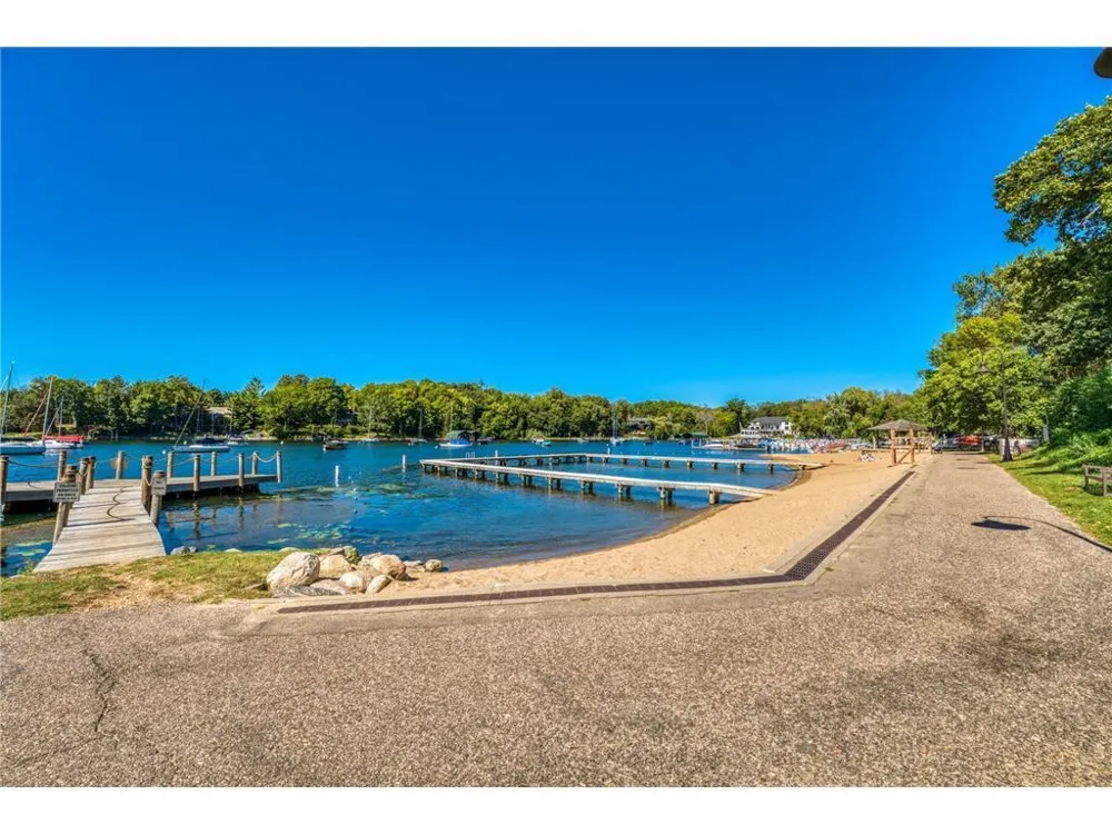3610 Northome Avenue Deephaven, MN 55391
