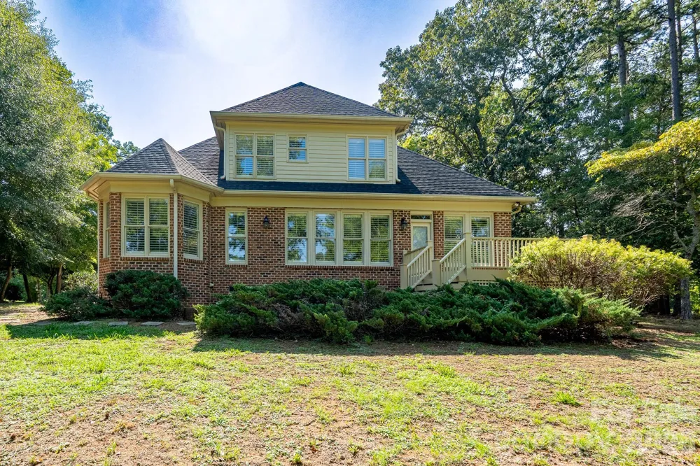 205 Piney Grove Point New London, NC 28127