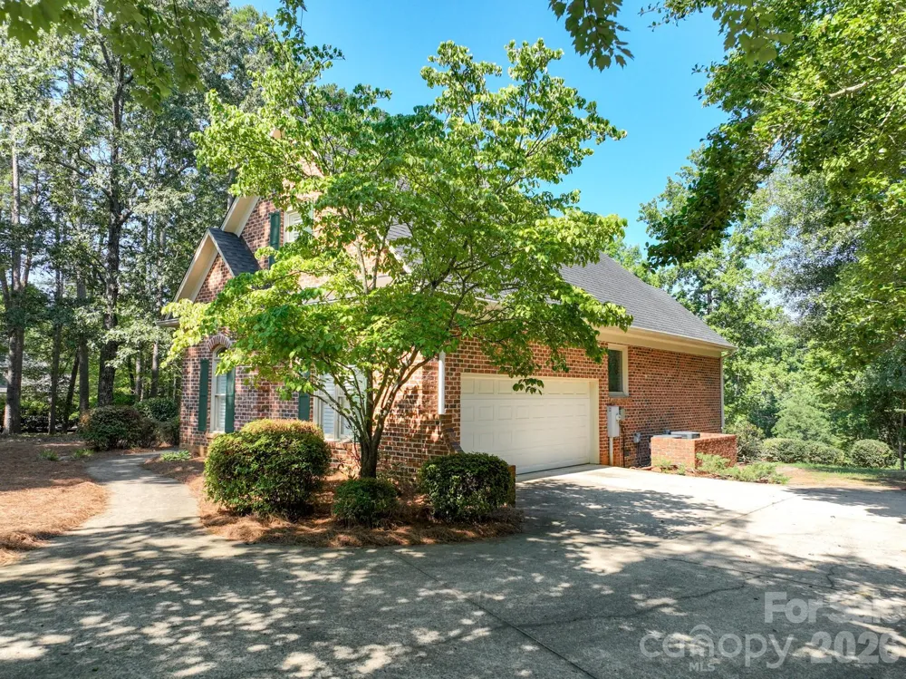 205 Piney Grove Point New London, NC 28127