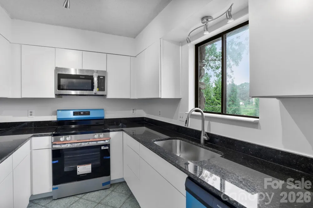 304 Birch Forest Lane Asheville, NC 28803