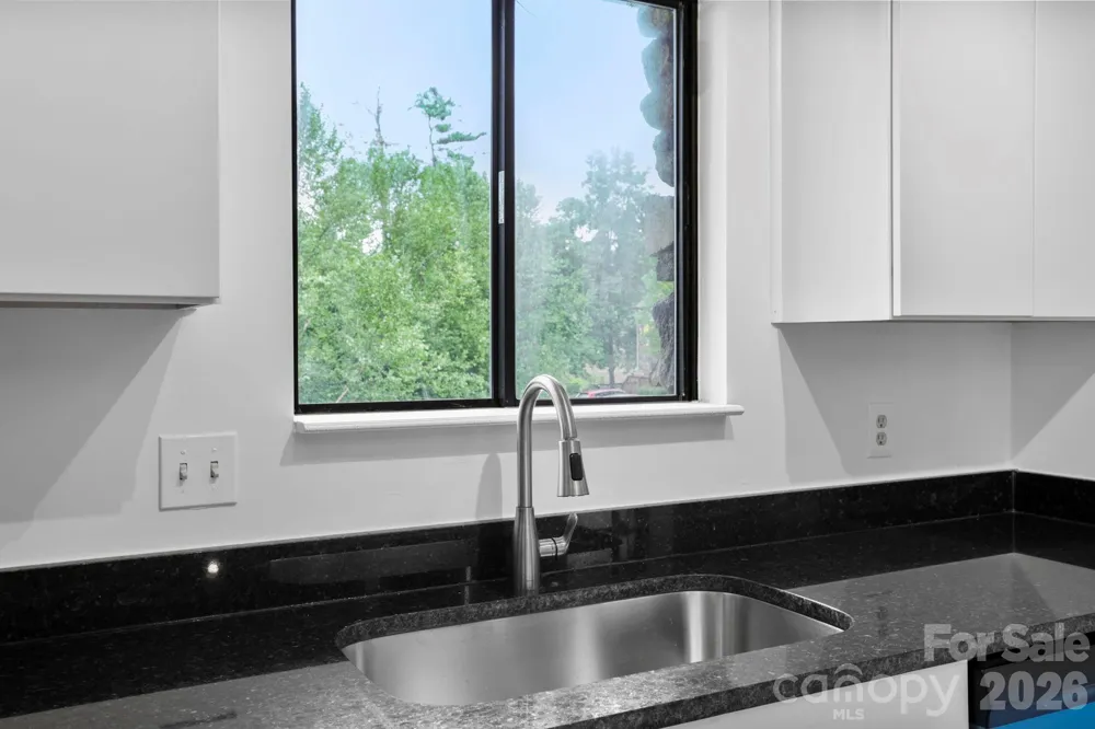 304 Birch Forest Lane Asheville, NC 28803