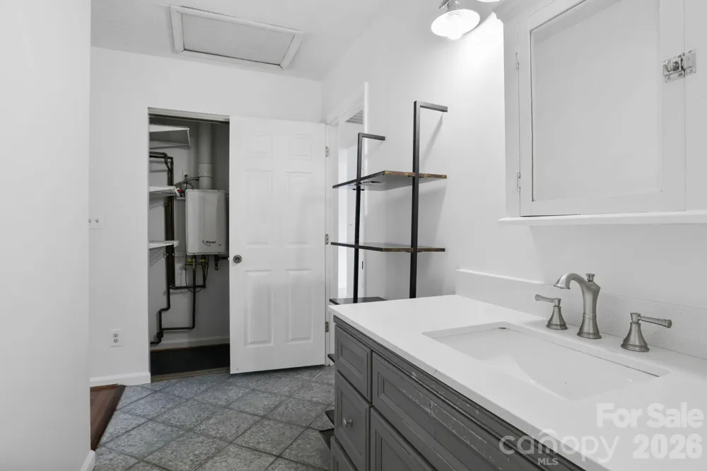 304 Birch Forest Lane Asheville, NC 28803