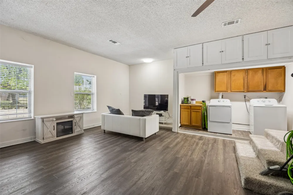 111 Dunn Street Red Oak, TX 75154