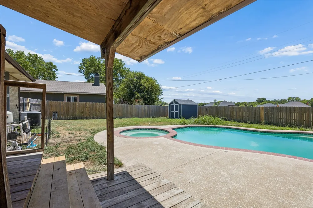 111 Dunn Street Red Oak, TX 75154
