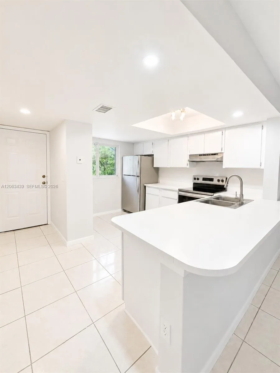 106 Palm Beach Trace Dr #106 Royal Palm Beach, FL 33411