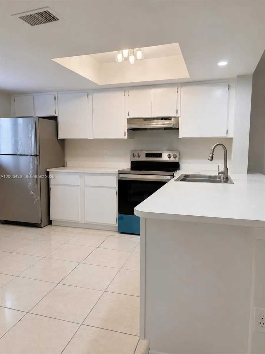106 Palm Beach Trace Dr #106 Royal Palm Beach, FL 33411