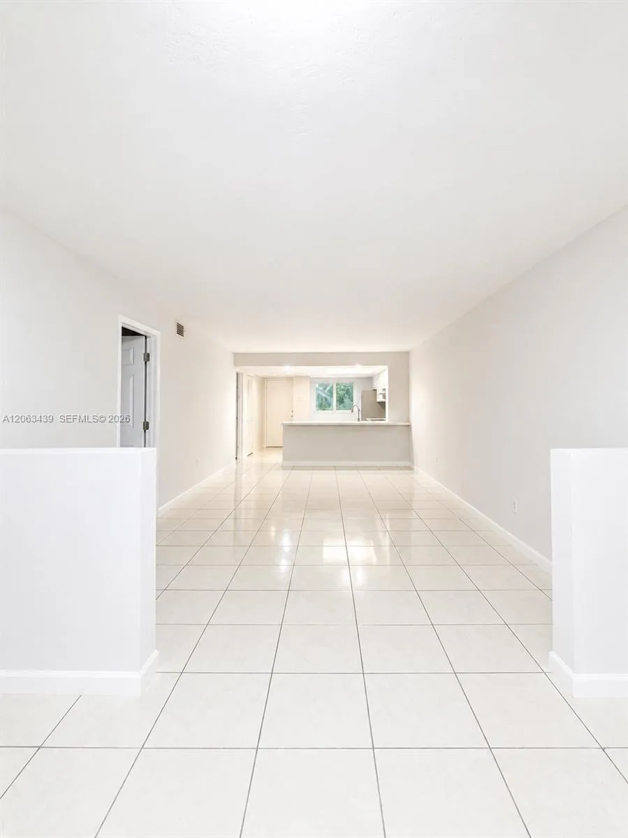 106 Palm Beach Trace Dr #106 Royal Palm Beach, FL 33411