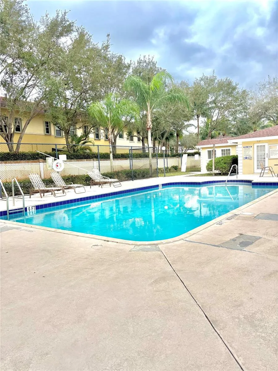 106 Palm Beach Trace Dr #106 Royal Palm Beach, FL 33411