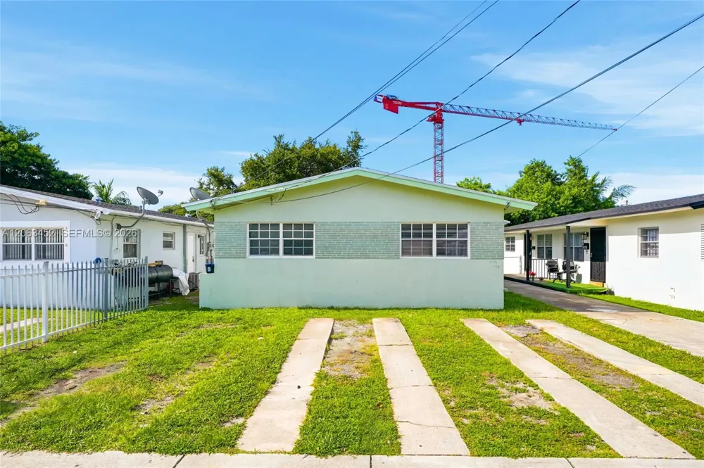 1172 NW 64th St #1172 Miami, FL 33150
